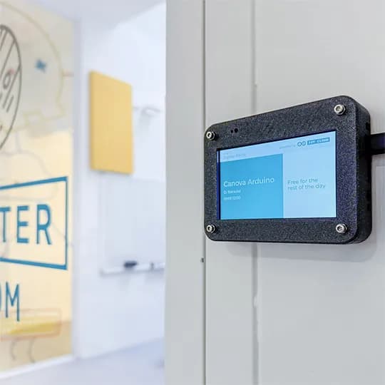 Arduino GIGA zarządza biurem